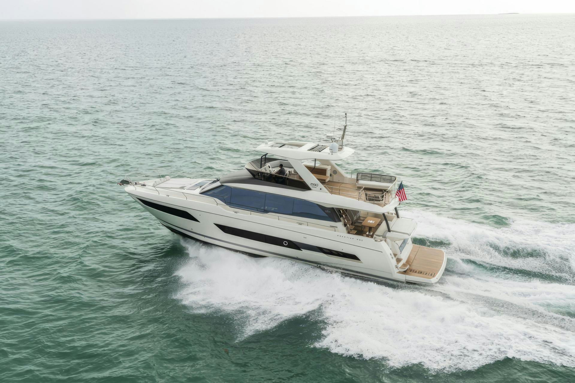 Prestige 690 photo 1
