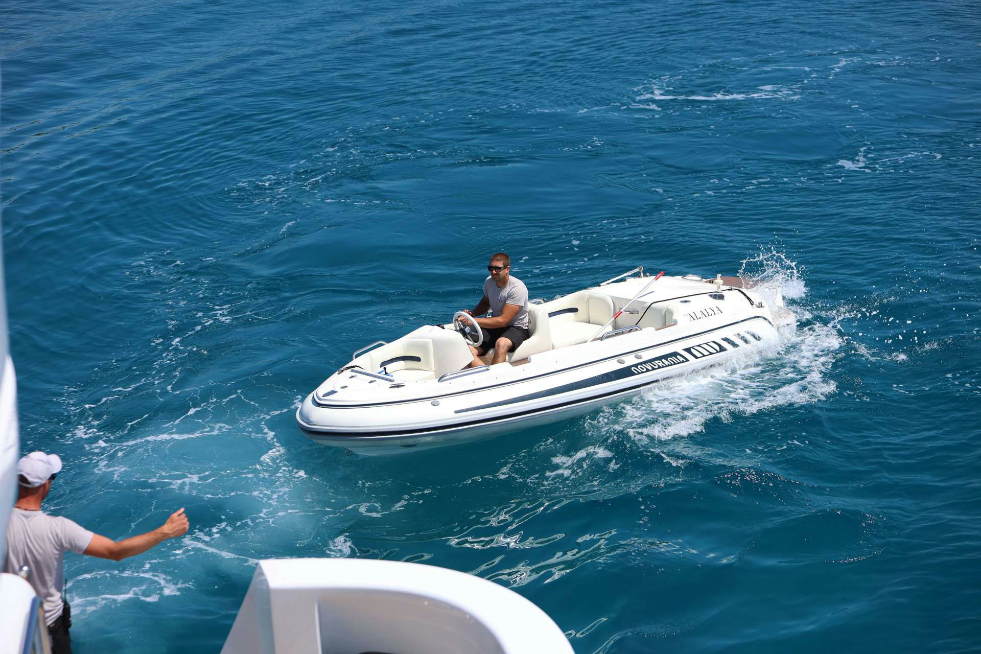 Exterior Isa Yacht 47 image 4