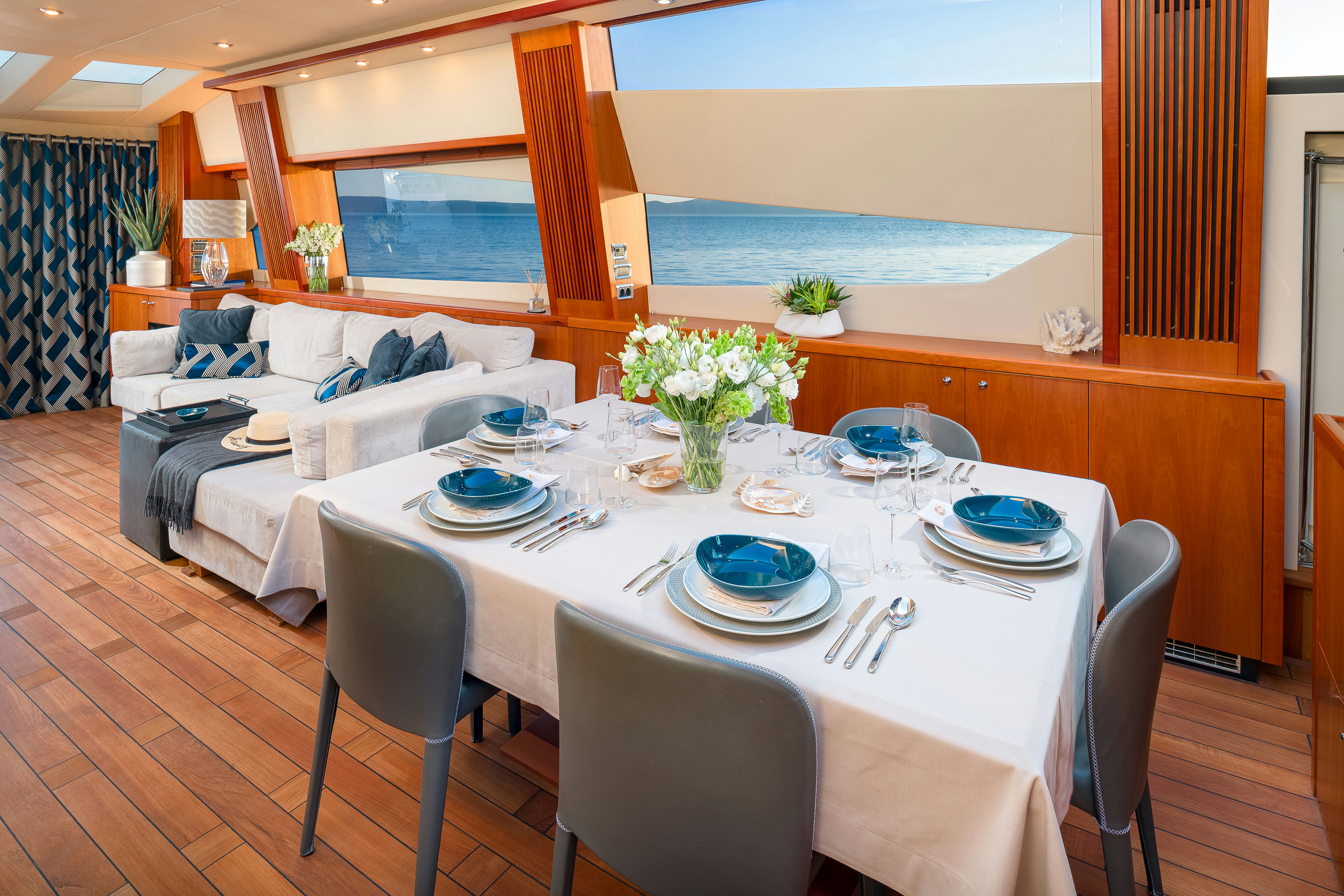 Interior PREDATOR 108 image 28