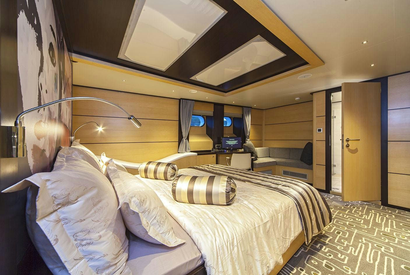Interior MSY NAVILUX image 16