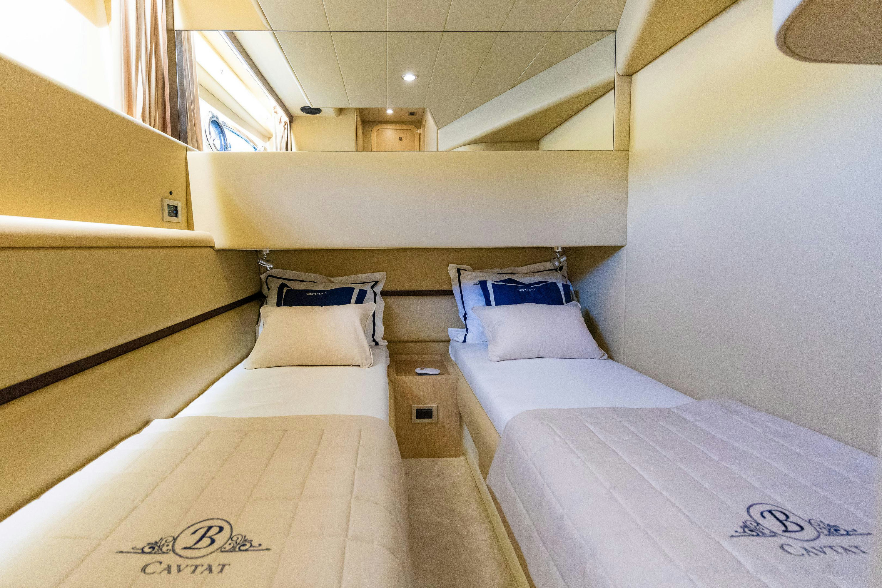 Interior FERRETTI 591 image 20