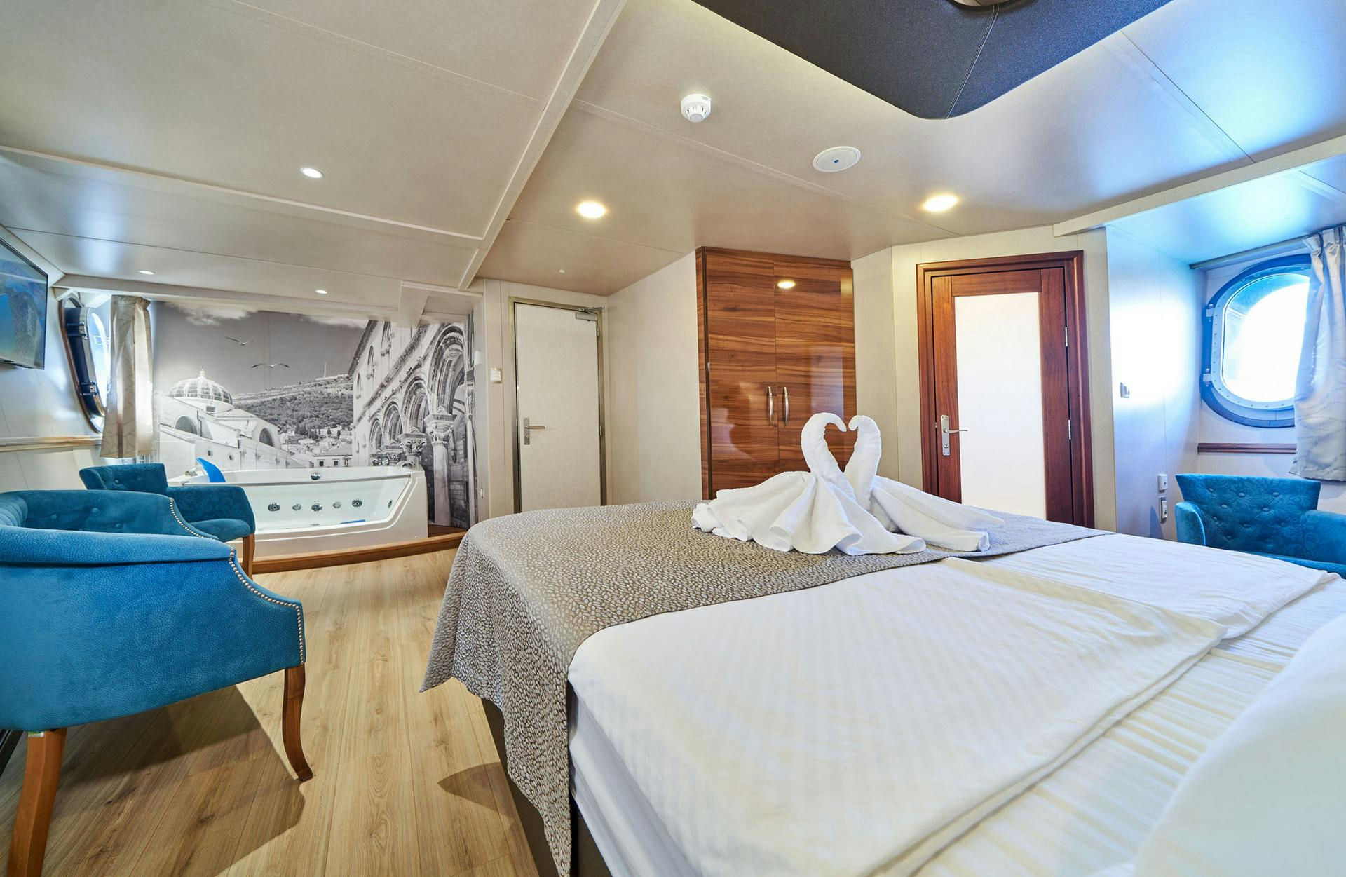 Interior Casablanca image 9