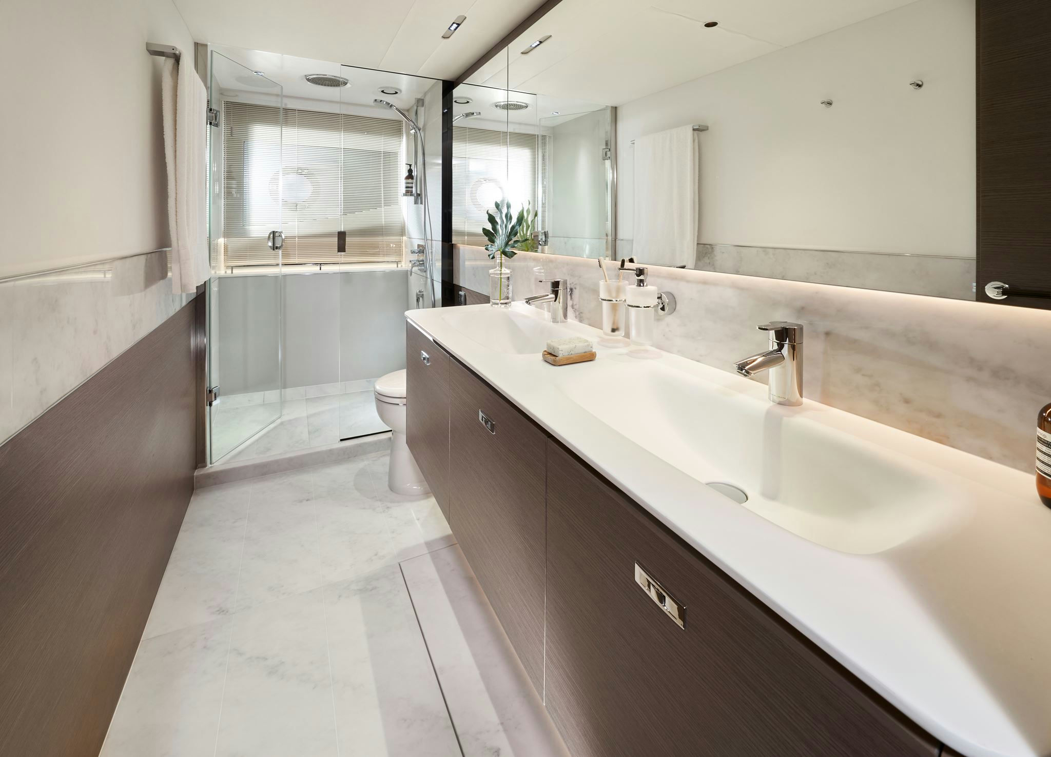 Interior PRINCESS Y72 image 19