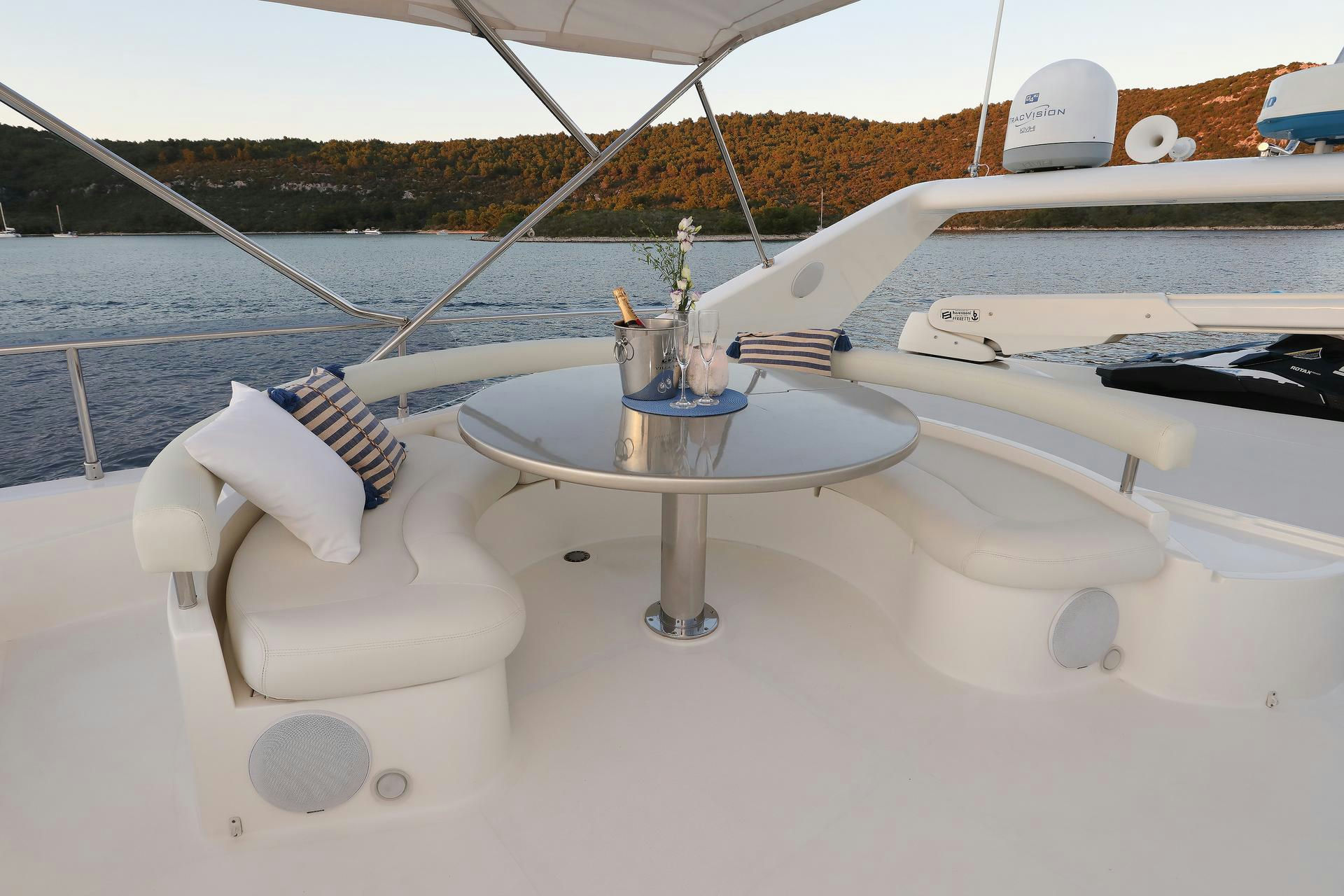 Exterior Ferretti 681 image 8