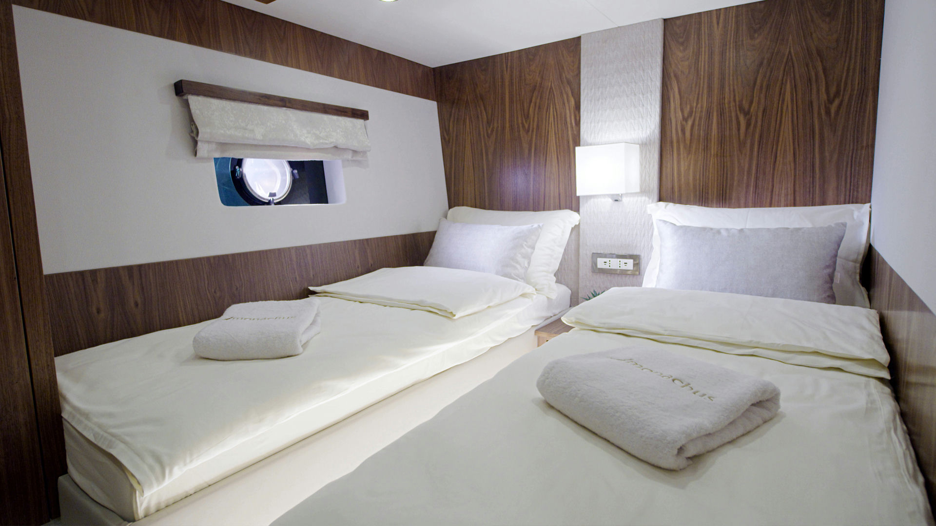 Interior MONACHUS 70 FLY image 16