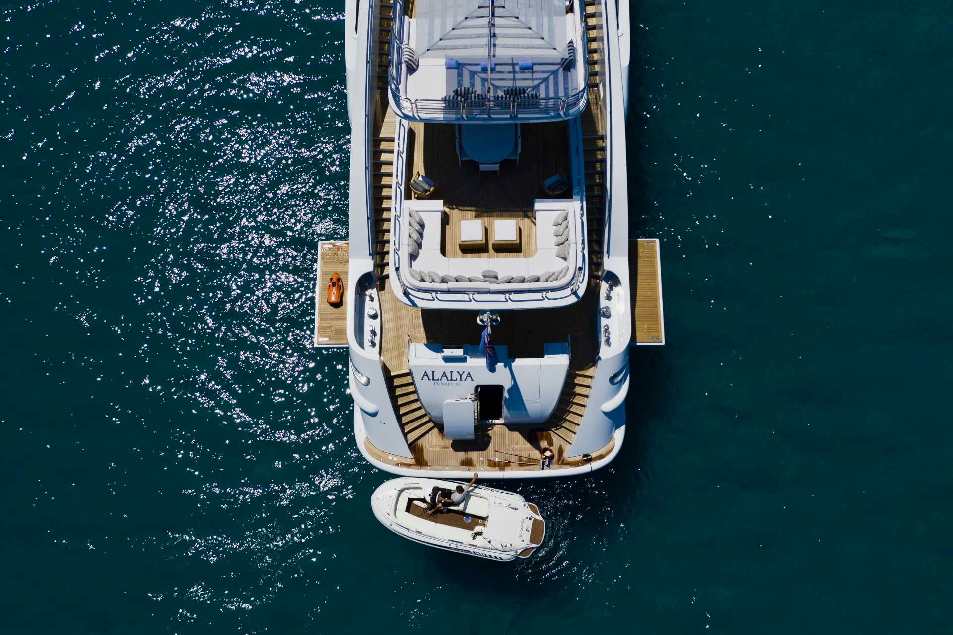 Exterior ISA YACHT 47 image 3