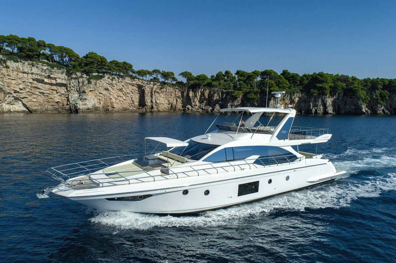 Exterior AZIMUT 66 image 1