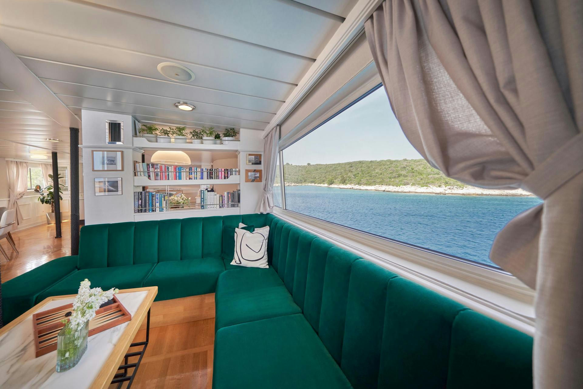 Interior La Perla image 31