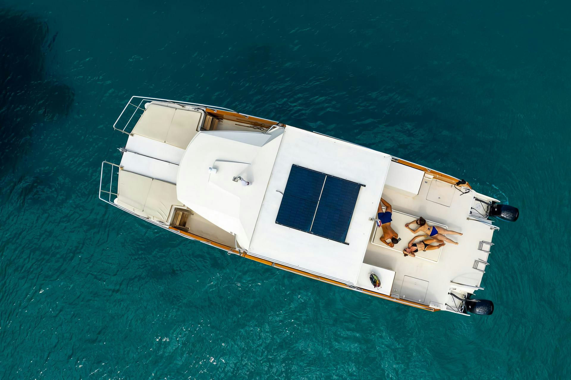 Exterior Day Catamaran 12 image 13