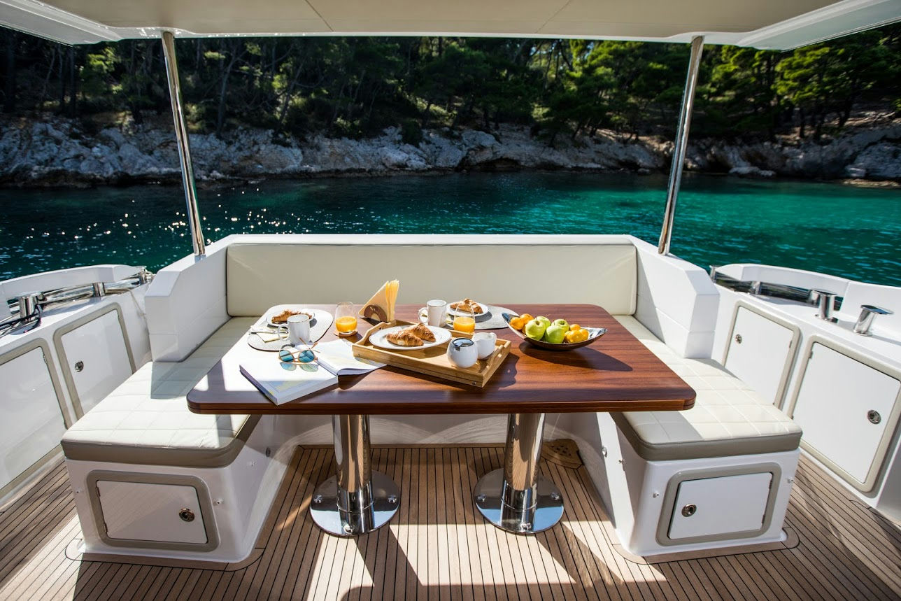 Exterior AZIMUT 66 image 3