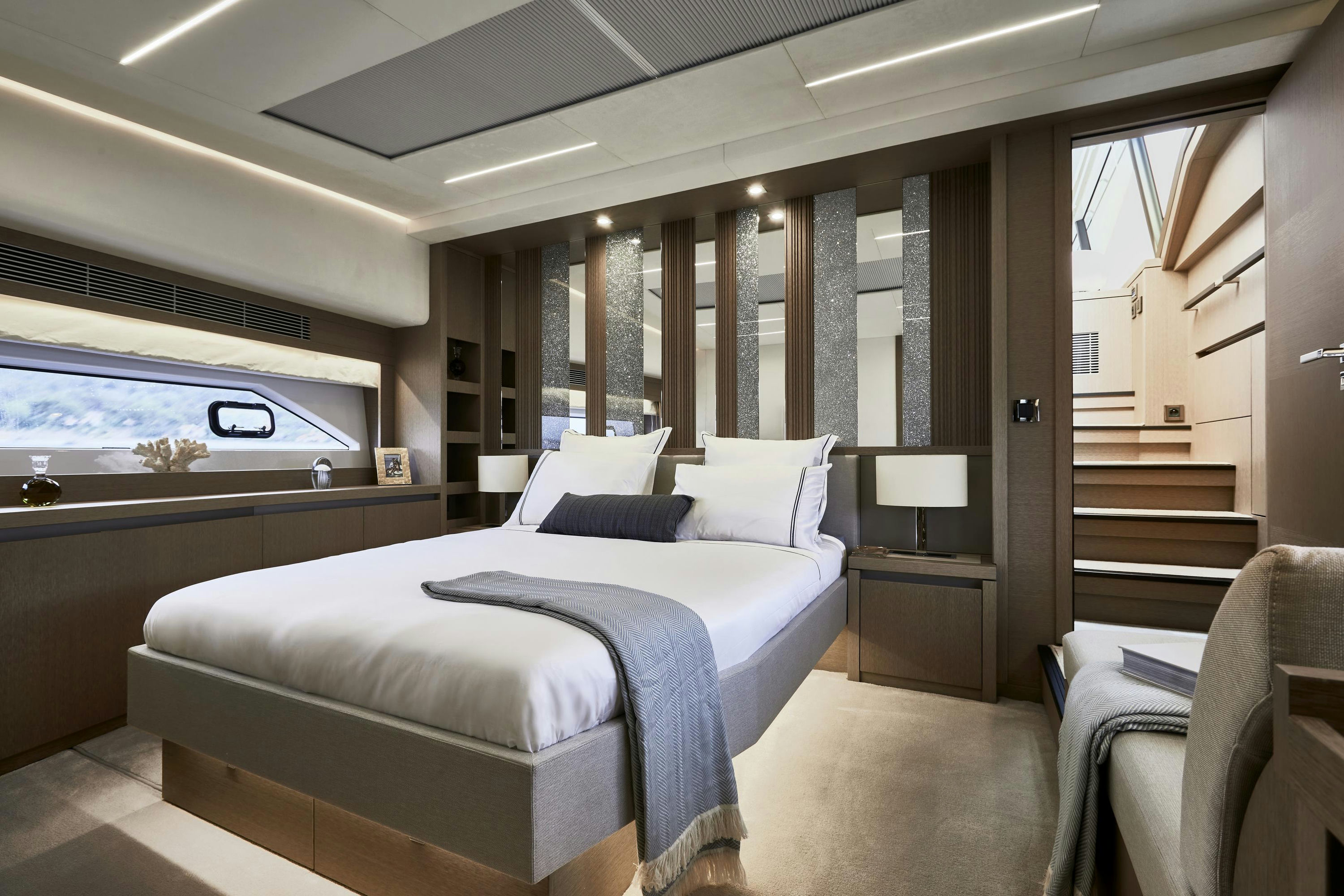 Interior PRESTIGE 690 image 16