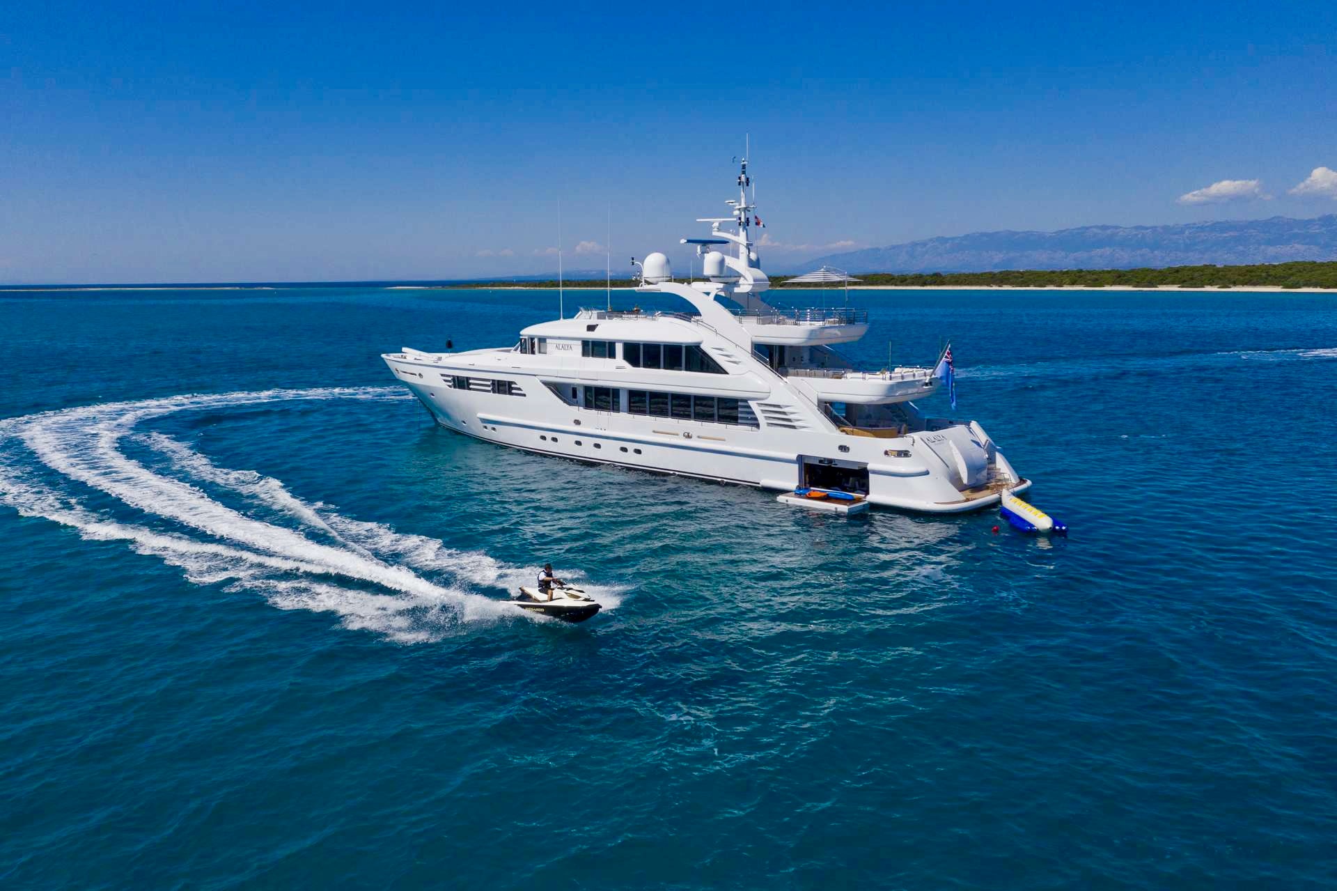 Isa Yacht 47 photo 22