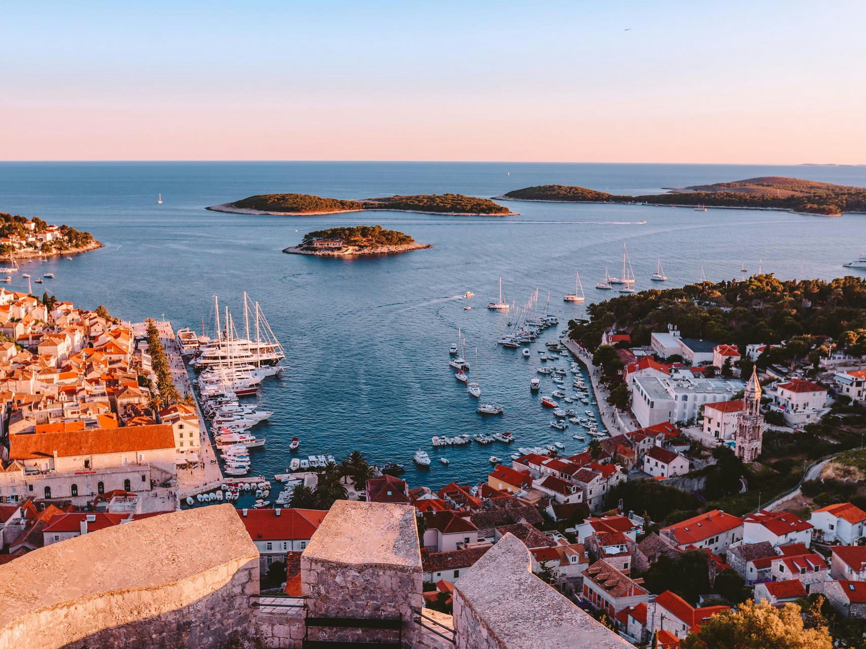 Hvar port