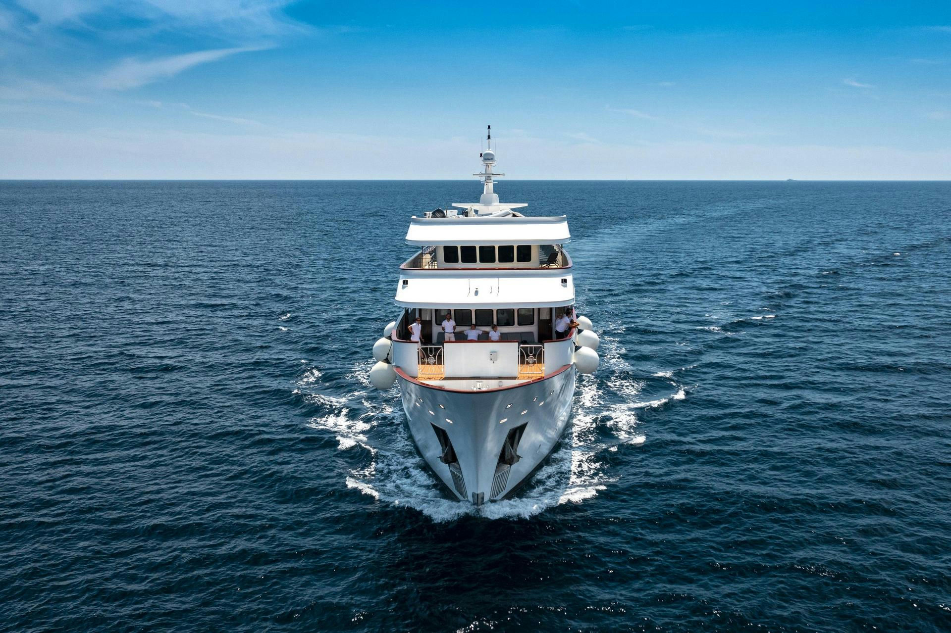 Exterior Yolo image 12