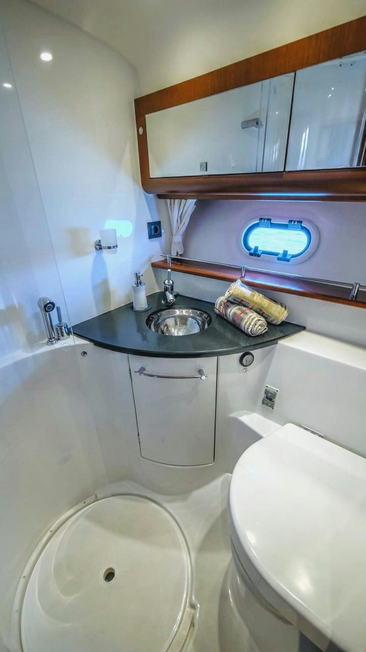 Interior Prestige 440 Fly image 14