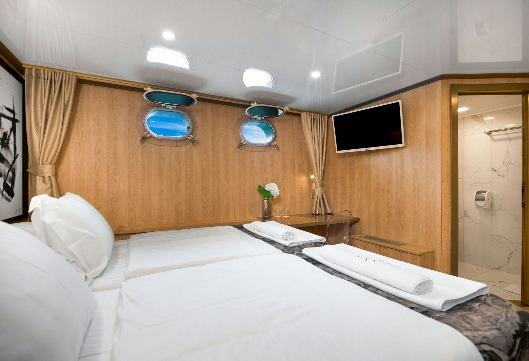 Interior Agape Rose image 42