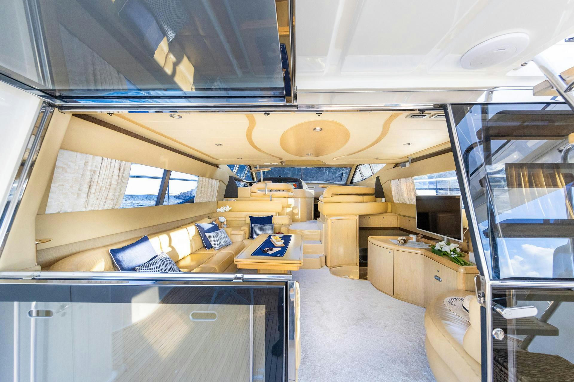 Interior Ferretti 591 image 11