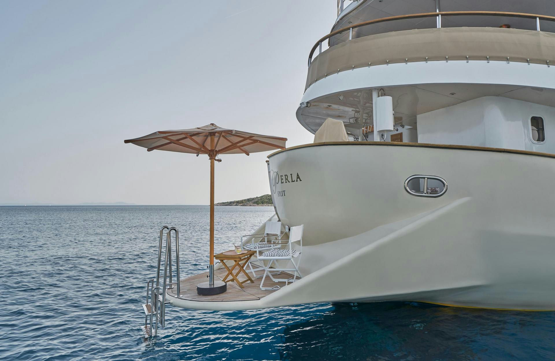 Exterior La Perla image 15