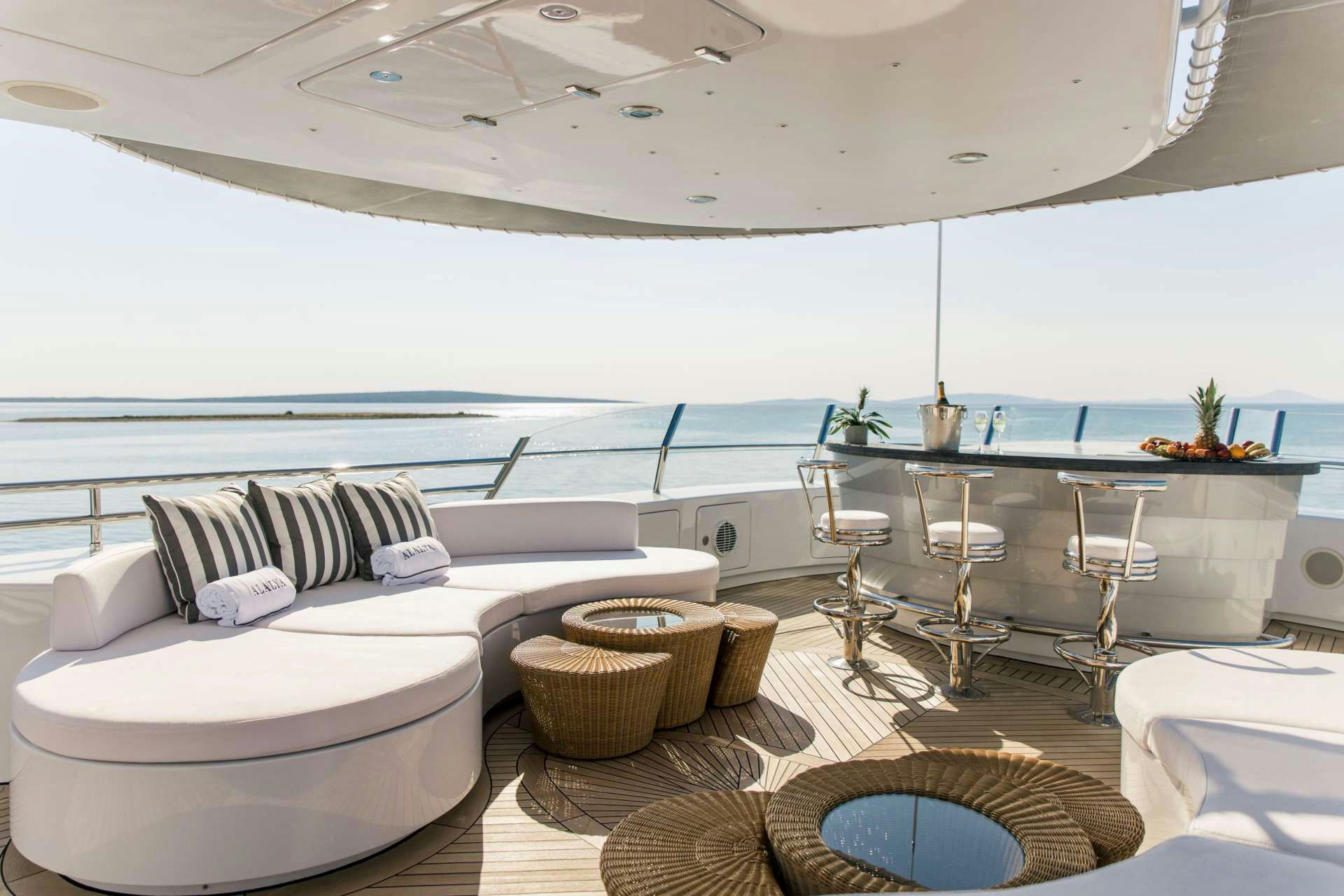 Exterior ISA YACHT 47 image 12