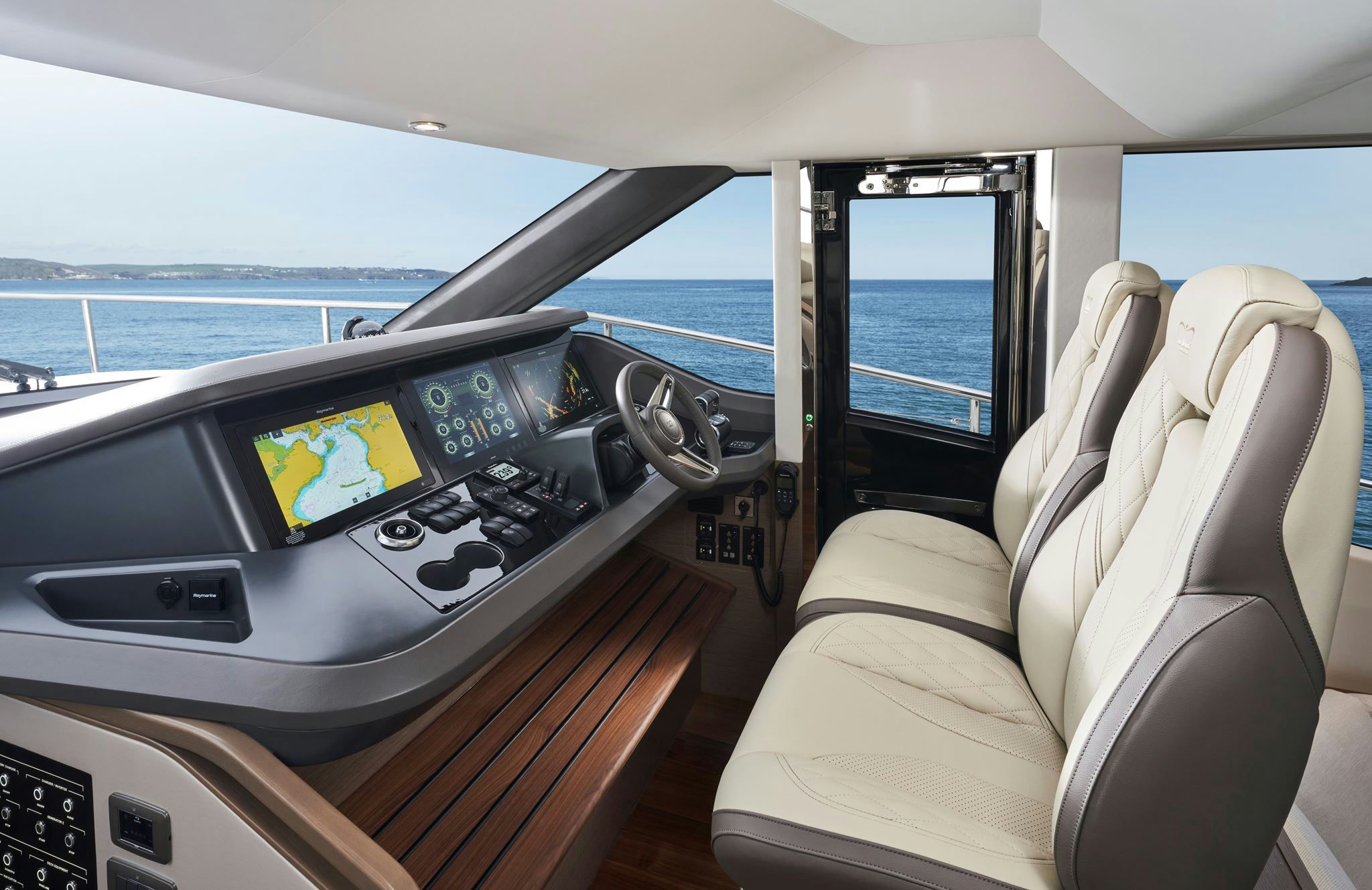 Interior PRINCESS Y72 image 15