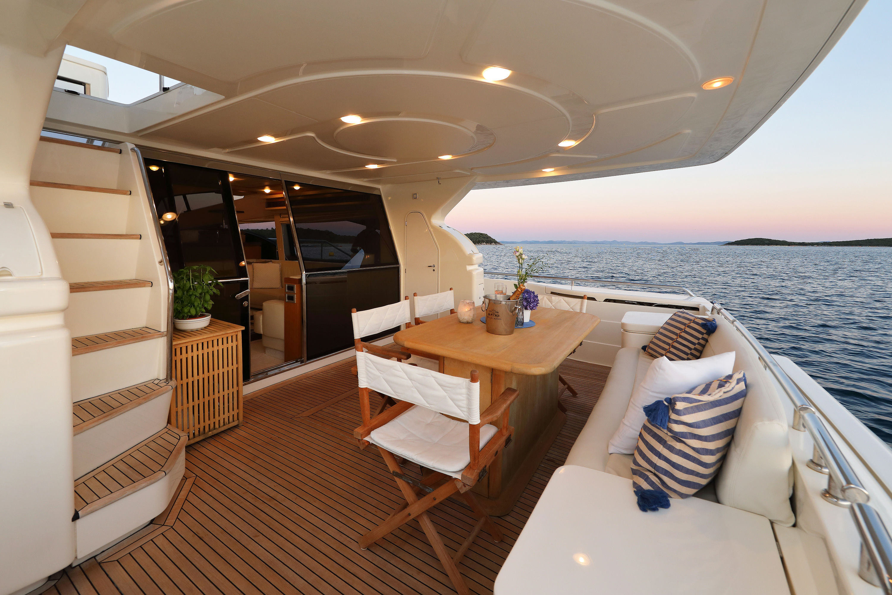 Ferretti 681 photo 16