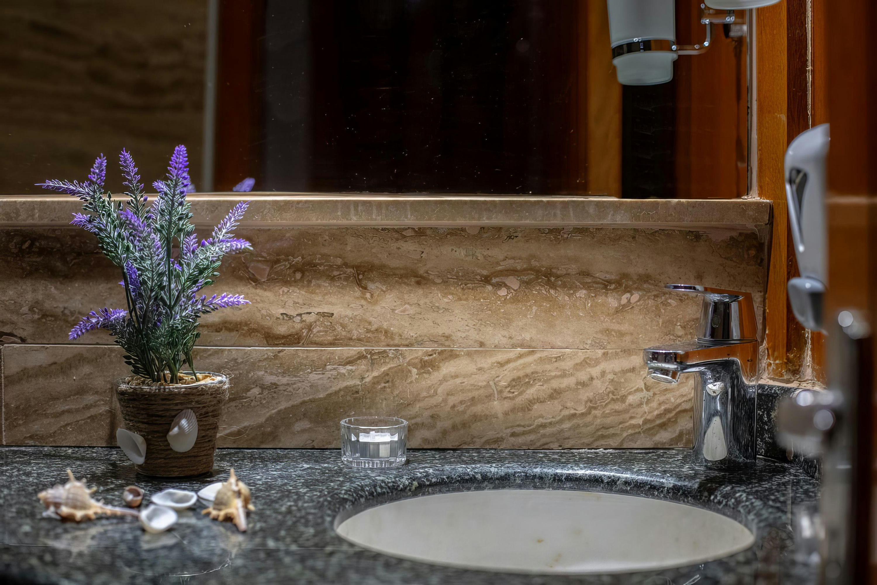 Interior ELEGANZA image 15