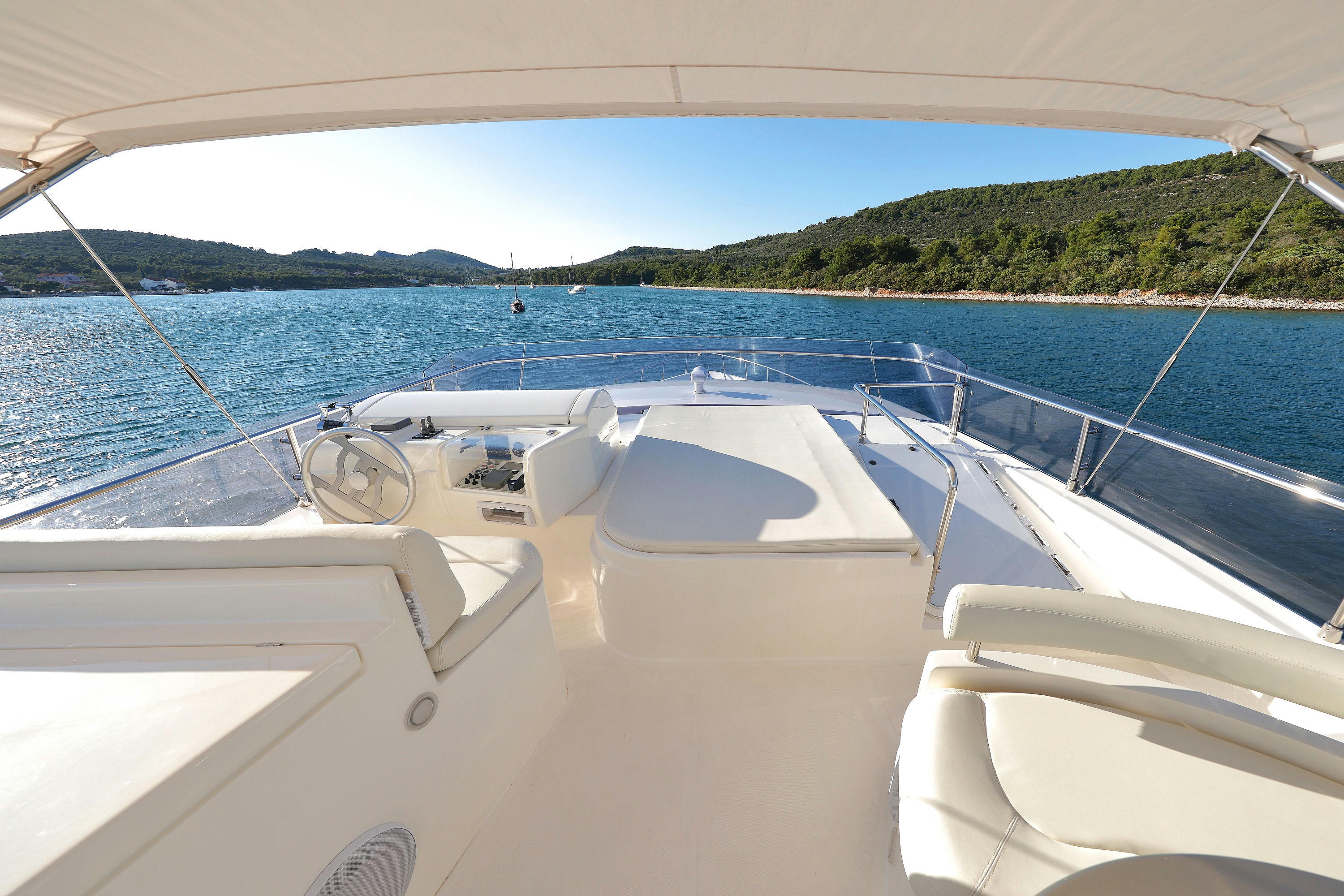 Ferretti 681 photo 8