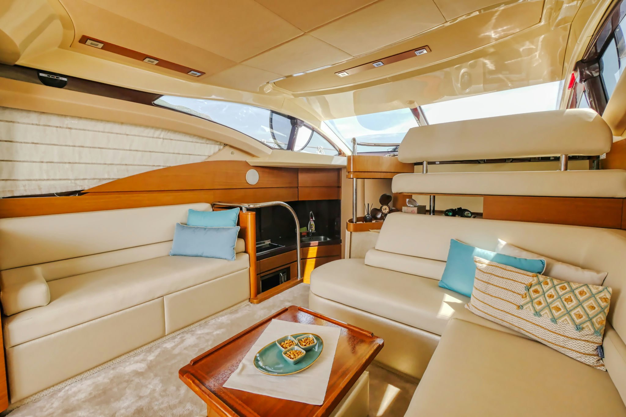 Interior Azimut 43 image 11