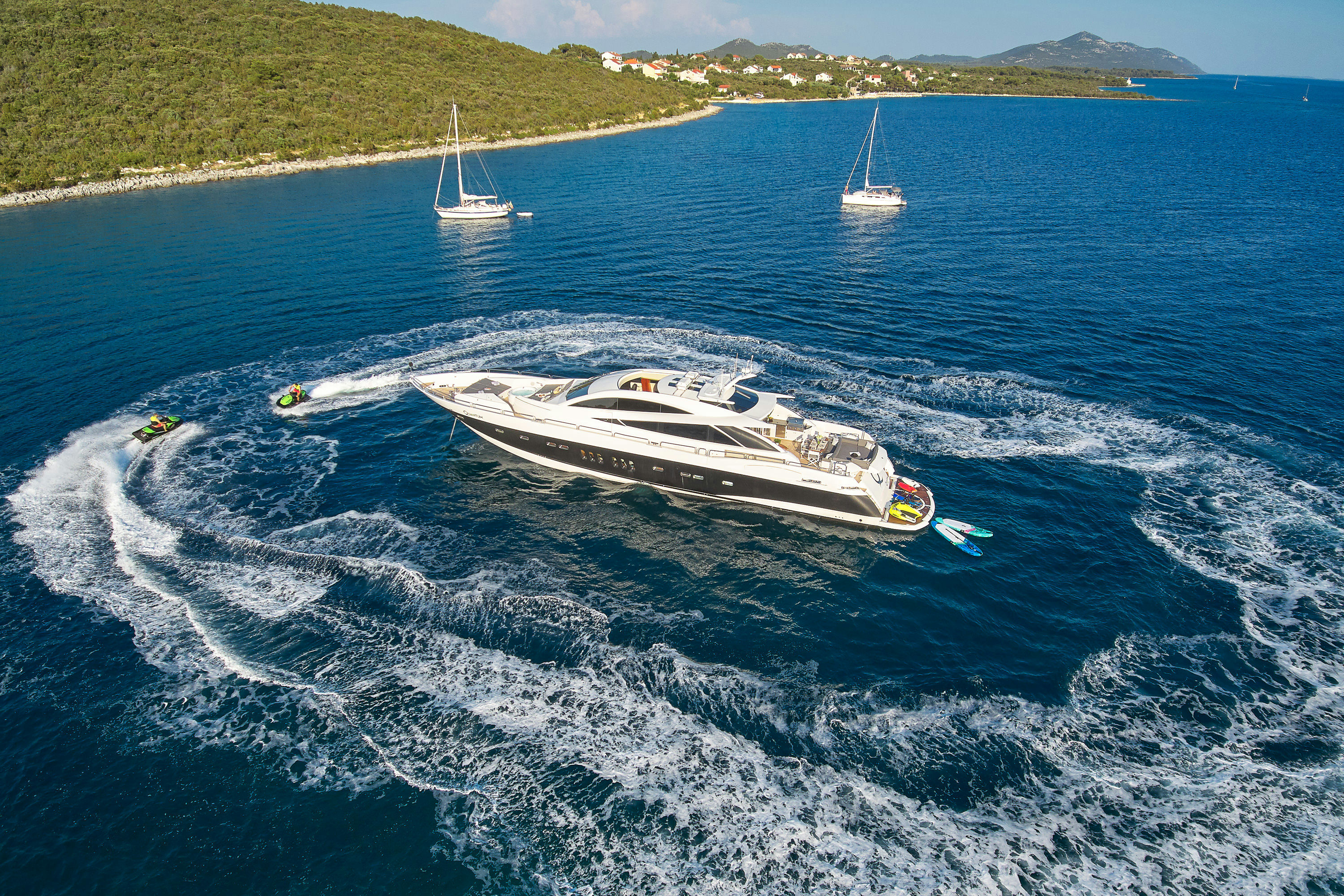 Exterior PREDATOR 108 image 3