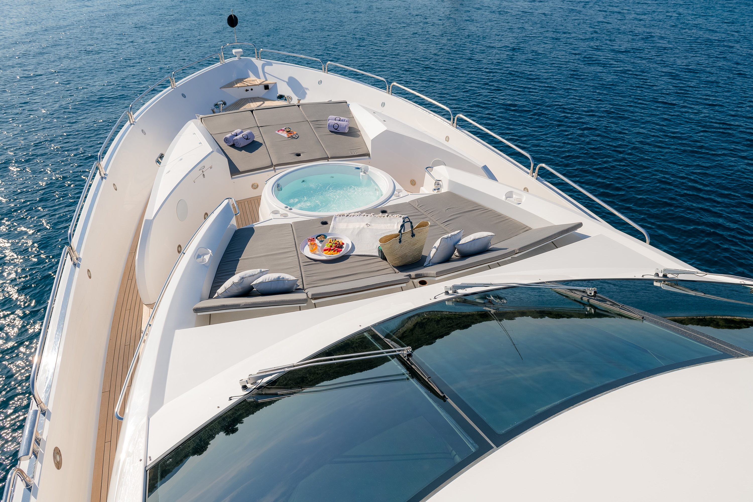 QUANTUM bow sunpads jacuzzi Dubrovnik Charter