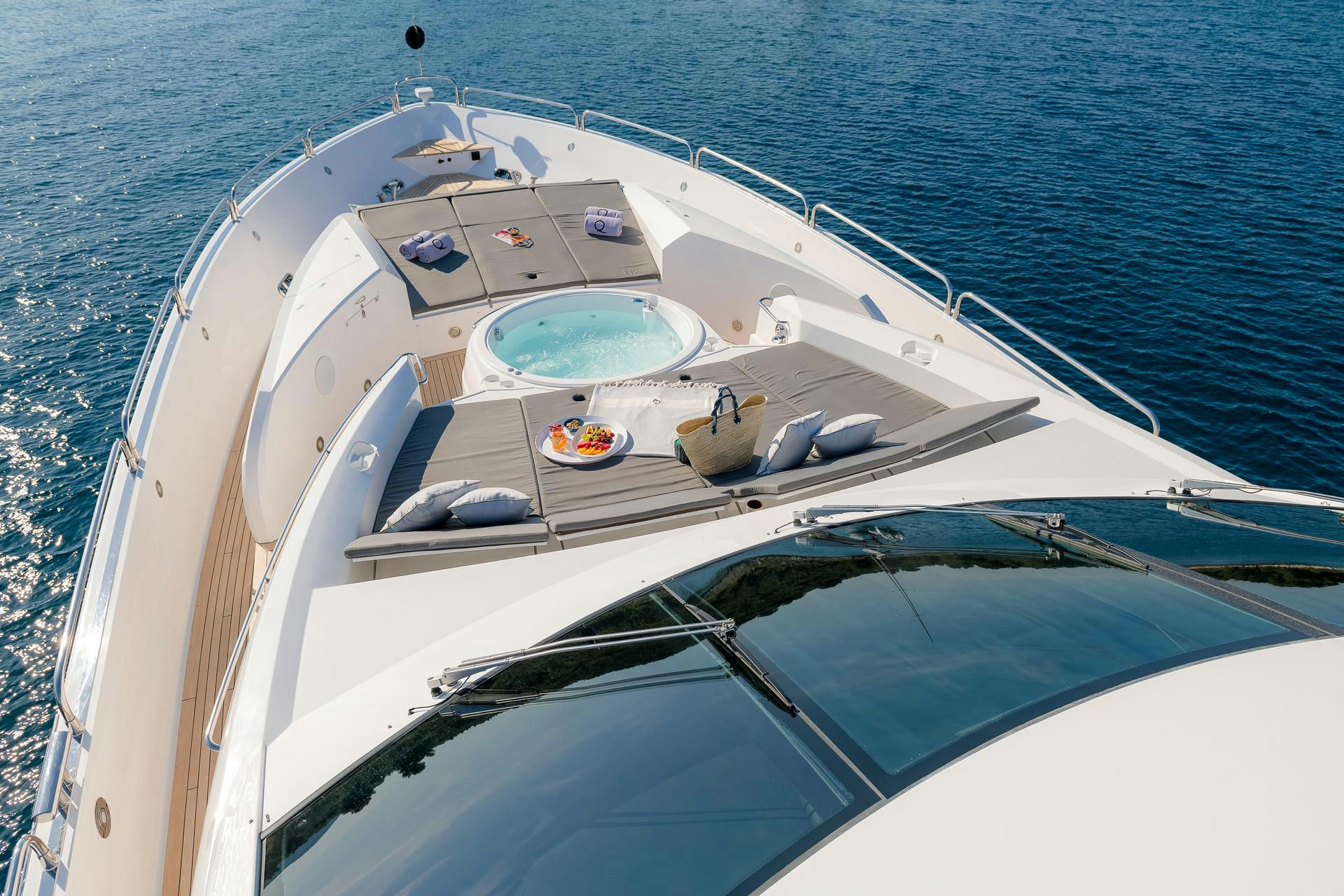 QUANTUM bow sunpads jacuzzi Dubrovnik Charter