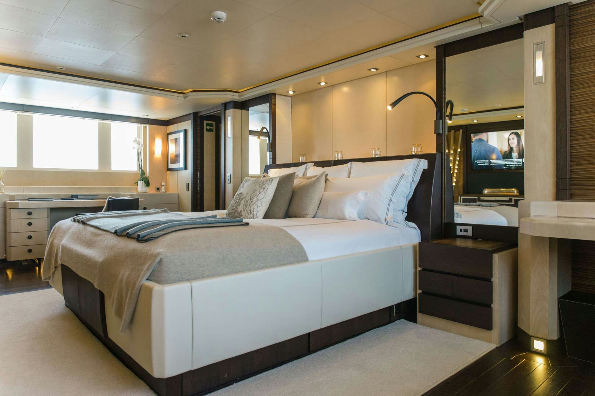 Interior Isa Yacht 47 image 28