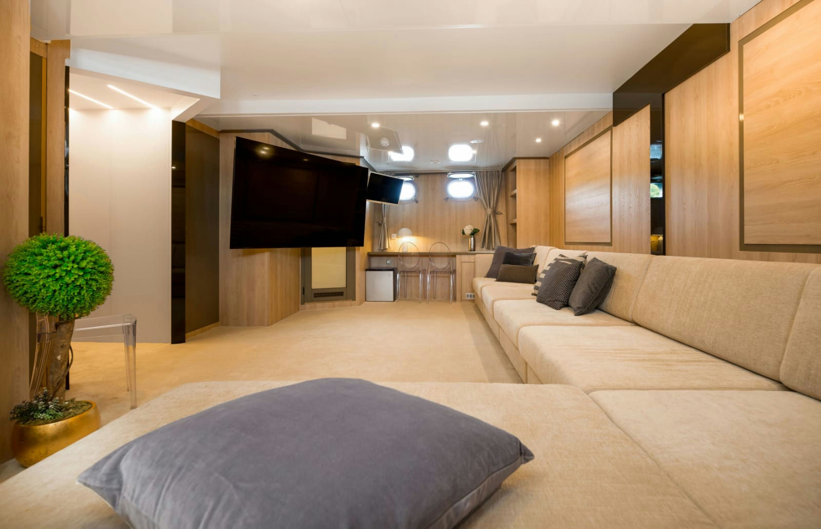 Interior Agape Rose image 31