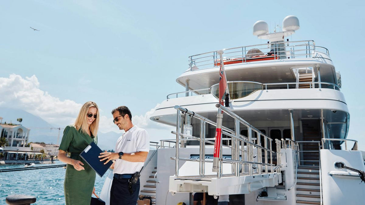 What is yacht charter apa inline image 2