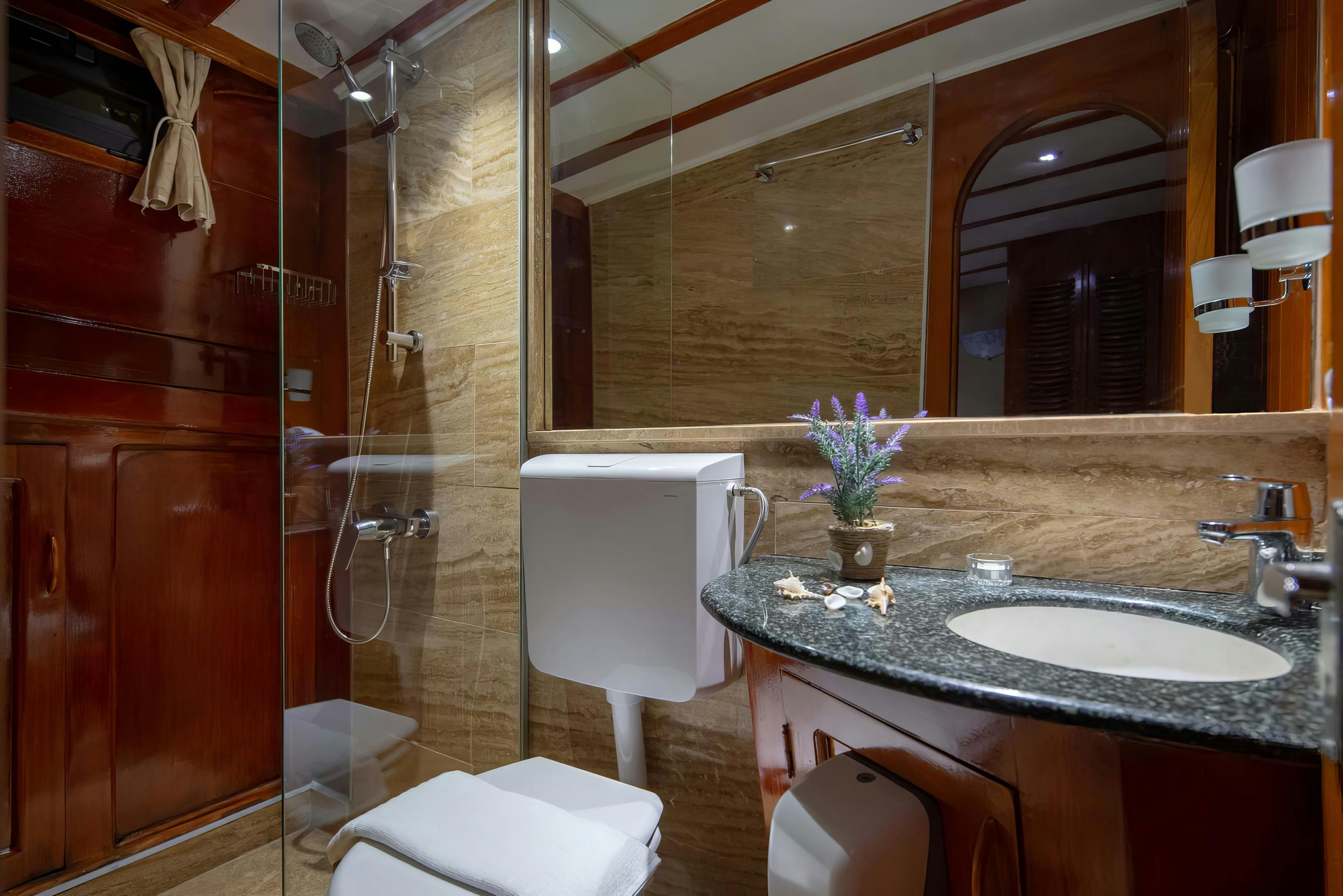 Interior ELEGANZA image 23