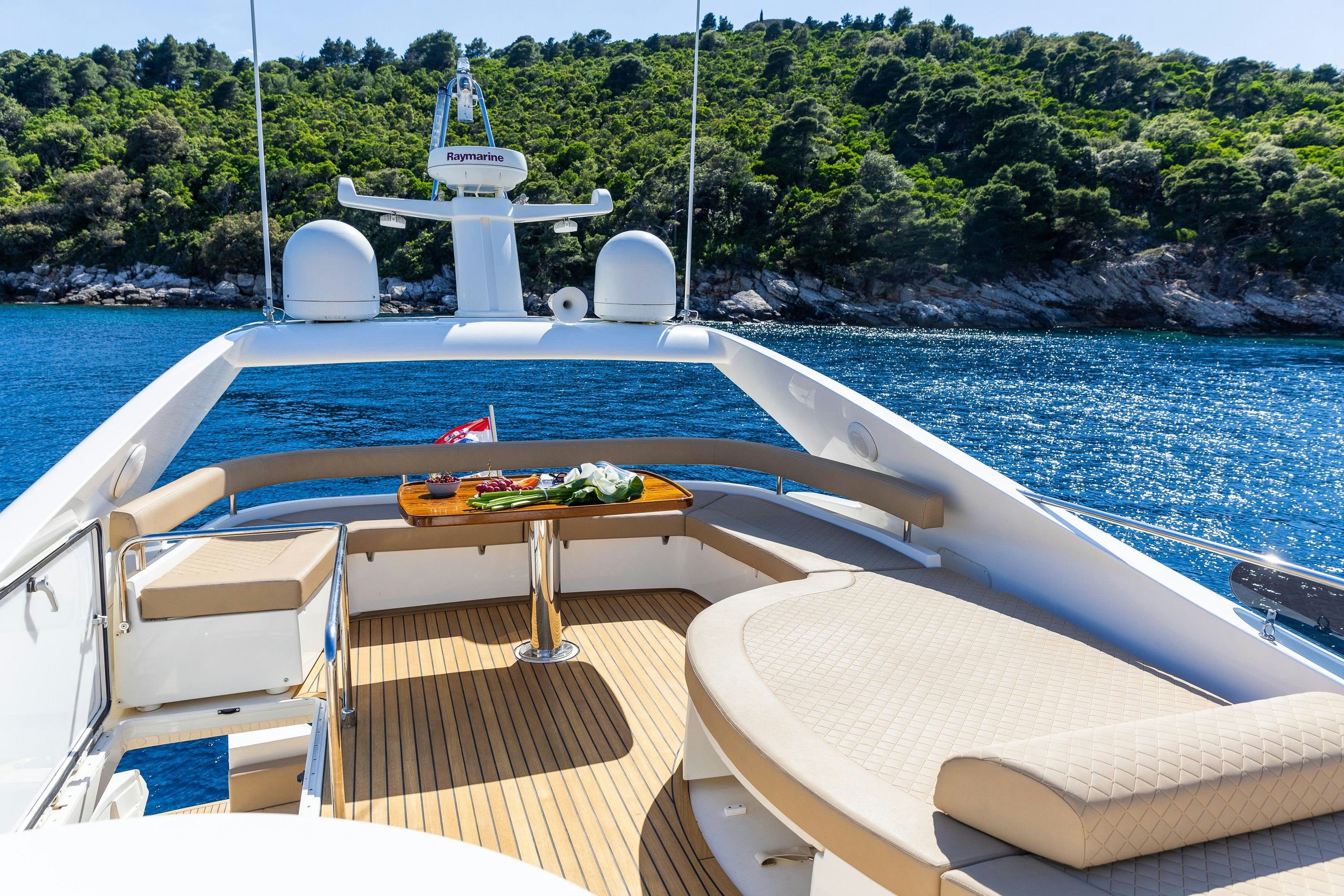 Ferretti 591 photo 9