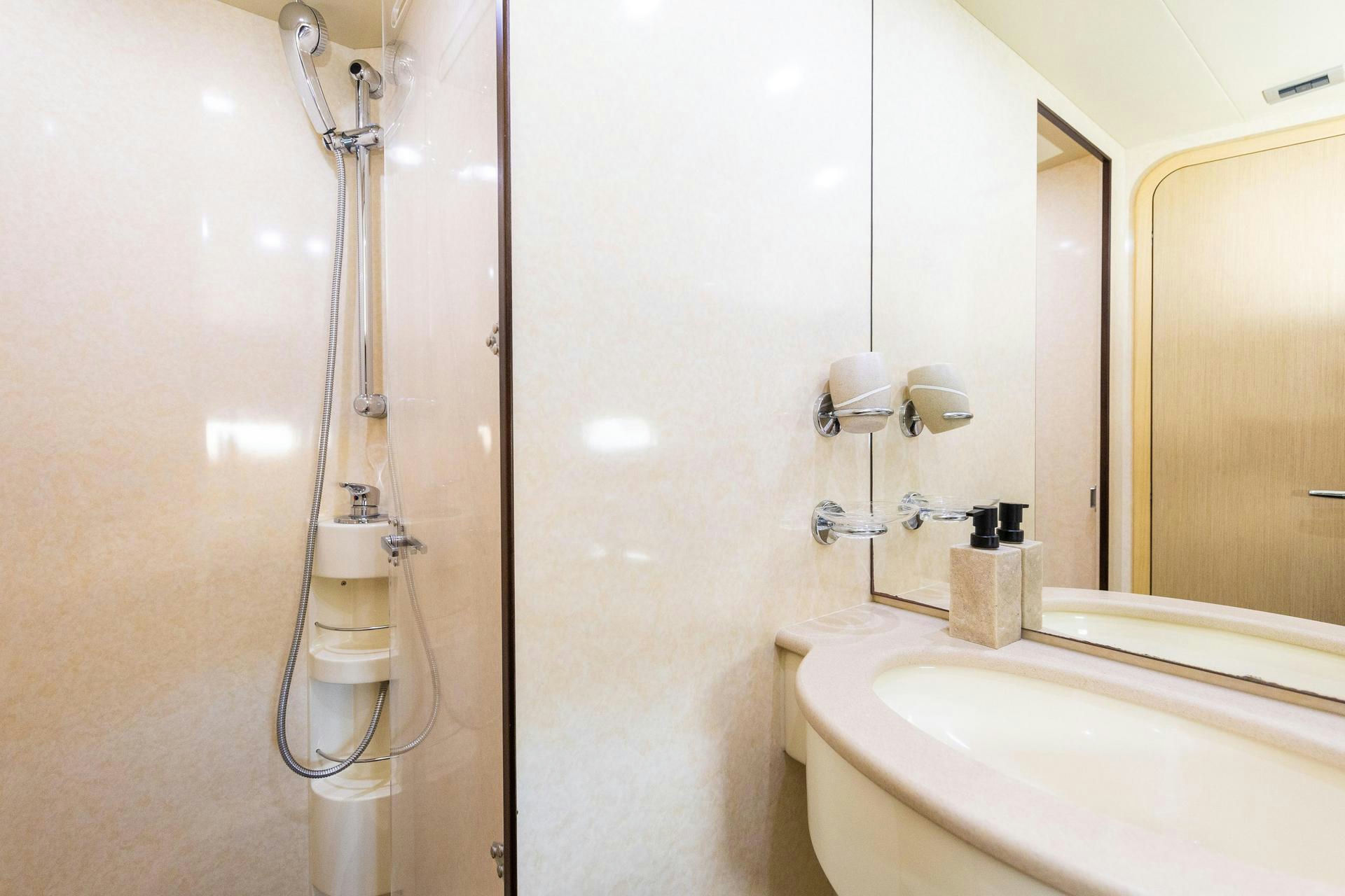 Interior Ferretti 591 image 17