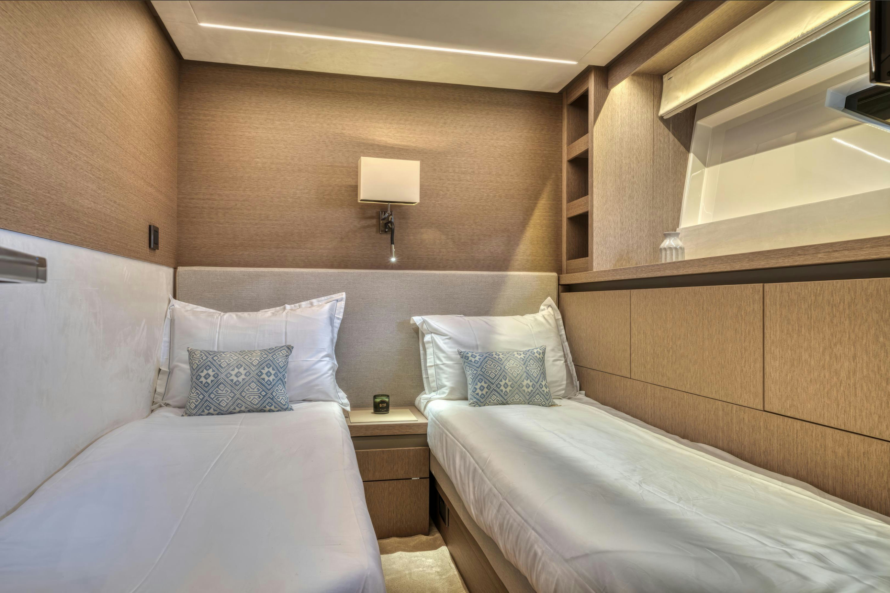 Interior PRESTIGE 690 image 18