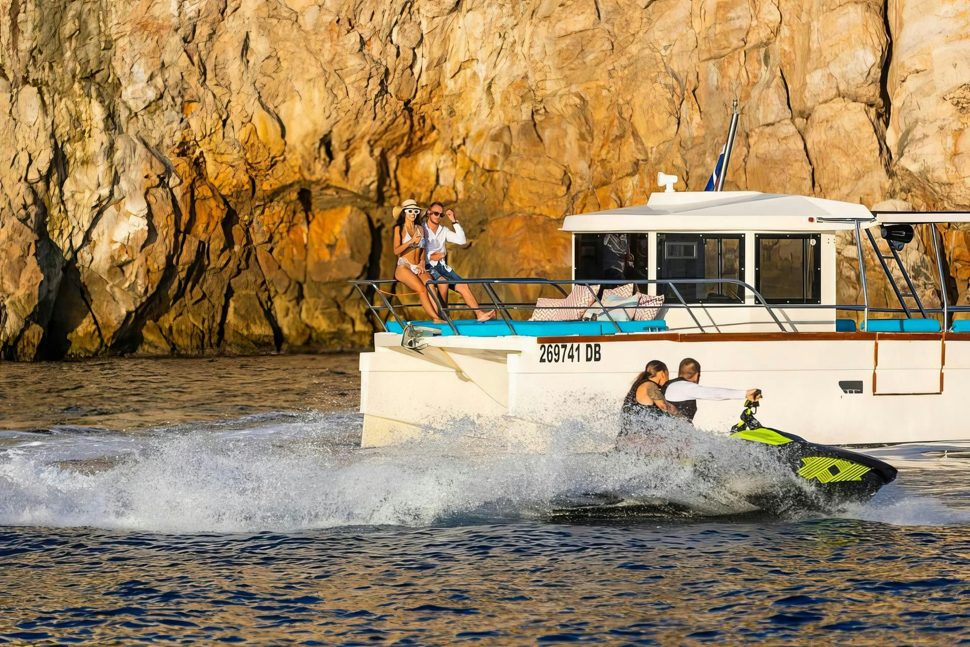 Exterior Day Catamaran 12 image 2