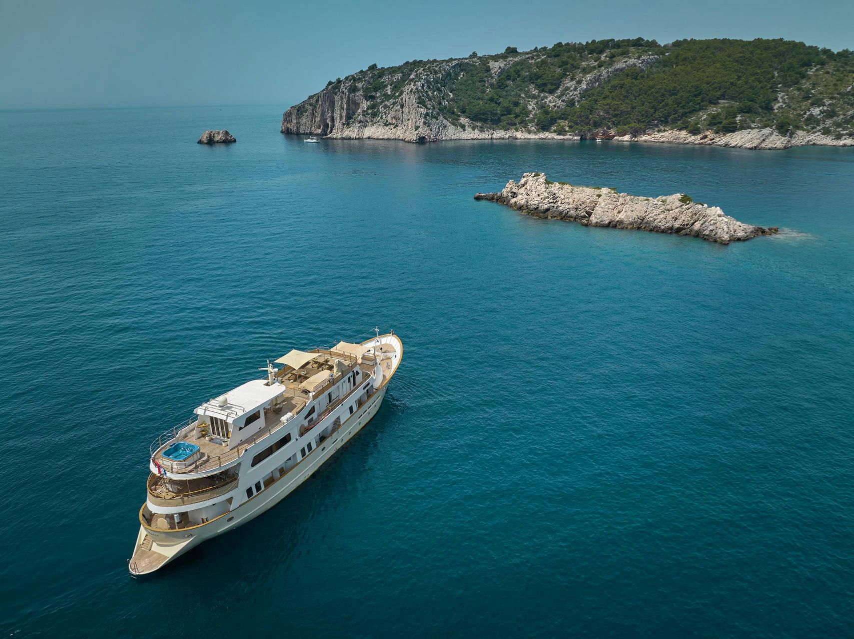 Exterior La Perla image 13