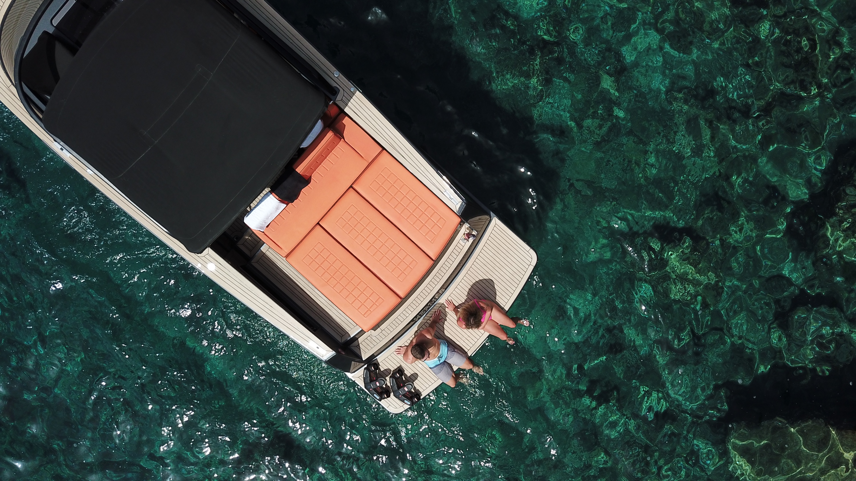 Exterior VANDUTCH 32 image 1