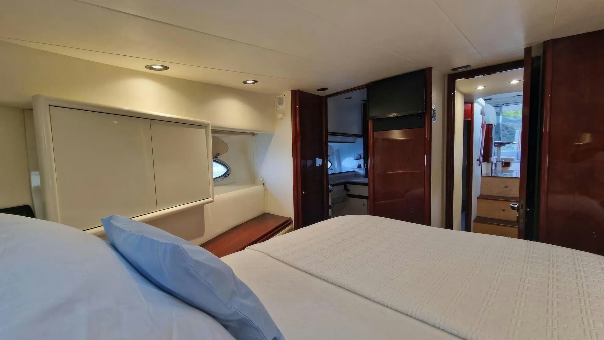 Interior Astondoa 46 Fly image 19