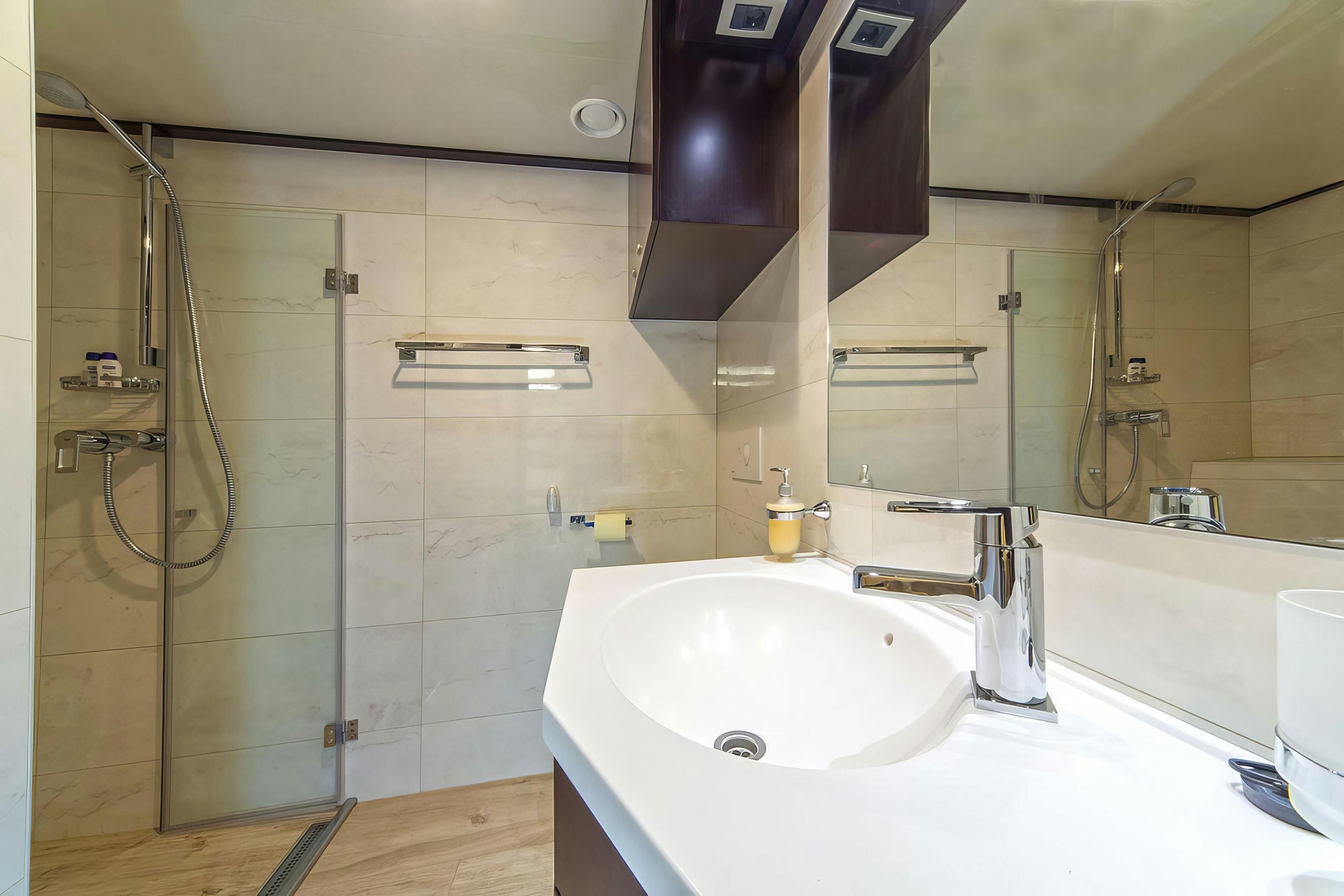 Interior MSY NAVILUX image 20