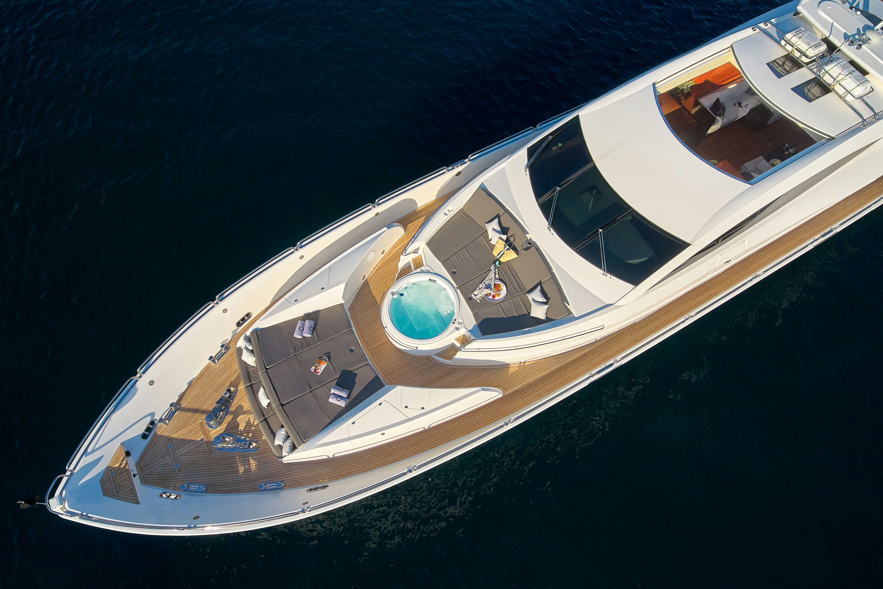 Exterior PREDATOR 108 image 2