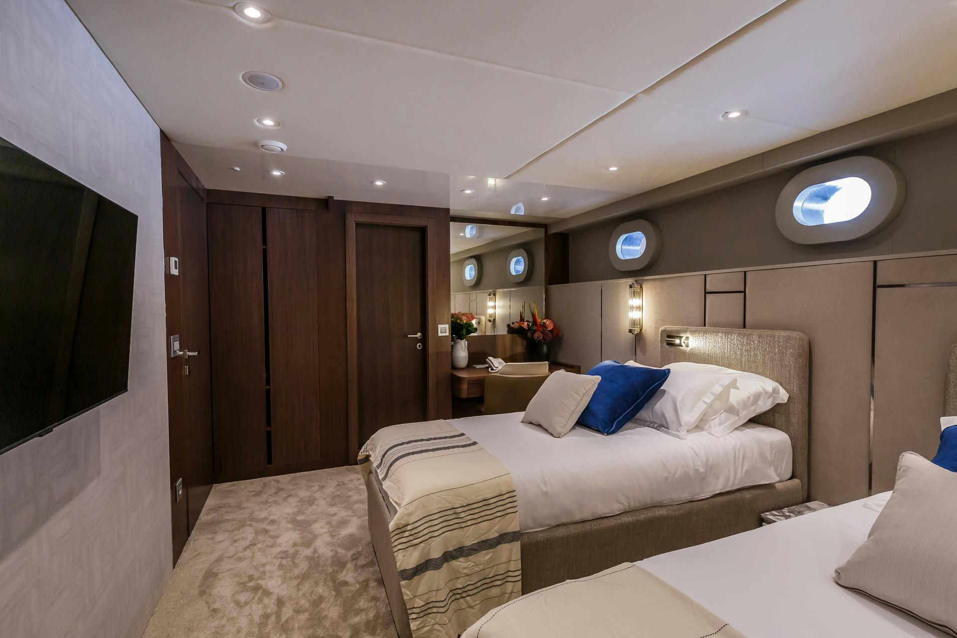 Interior Clase Azul image 19