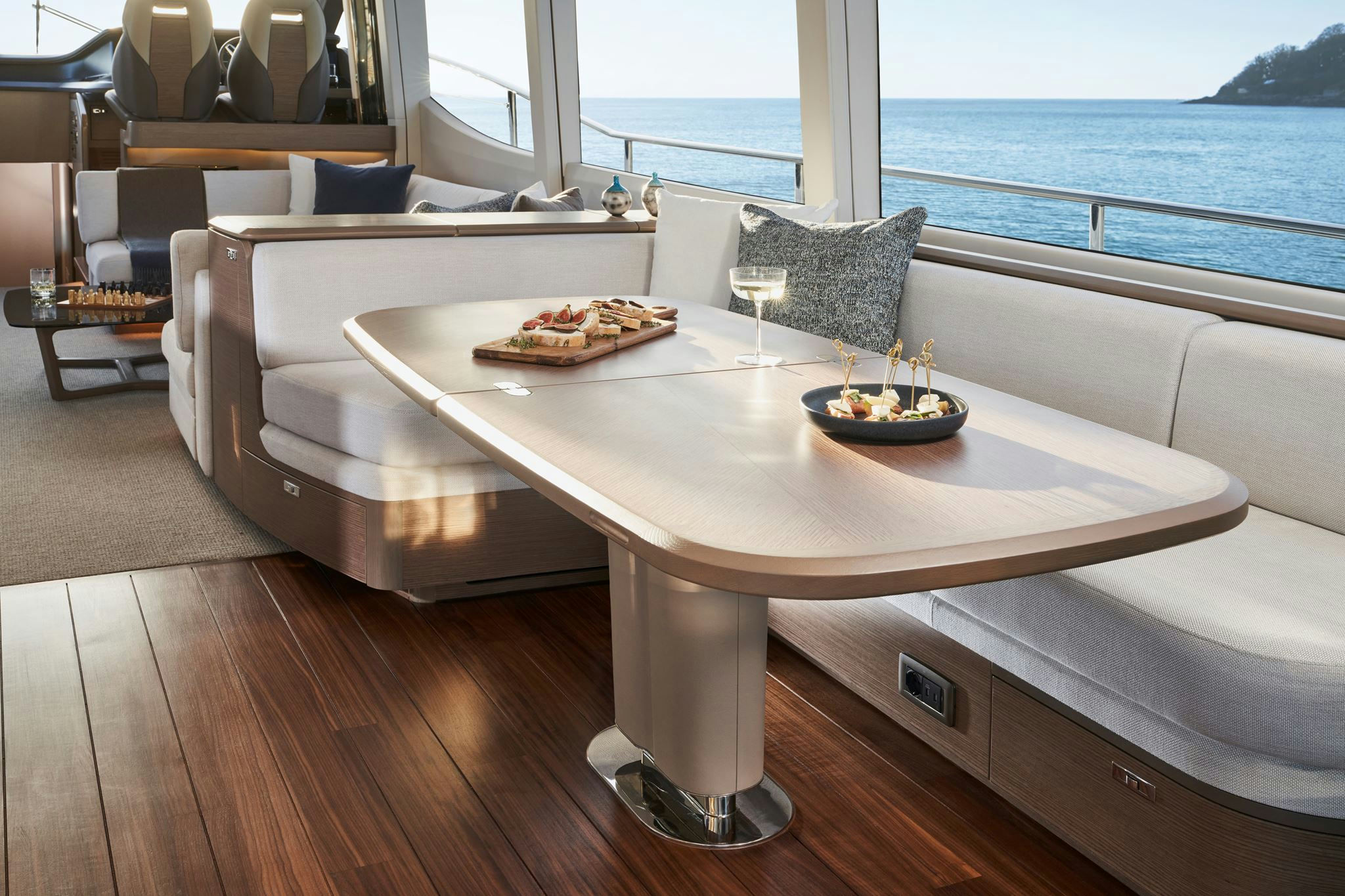 Interior PRINCESS Y72 image 13