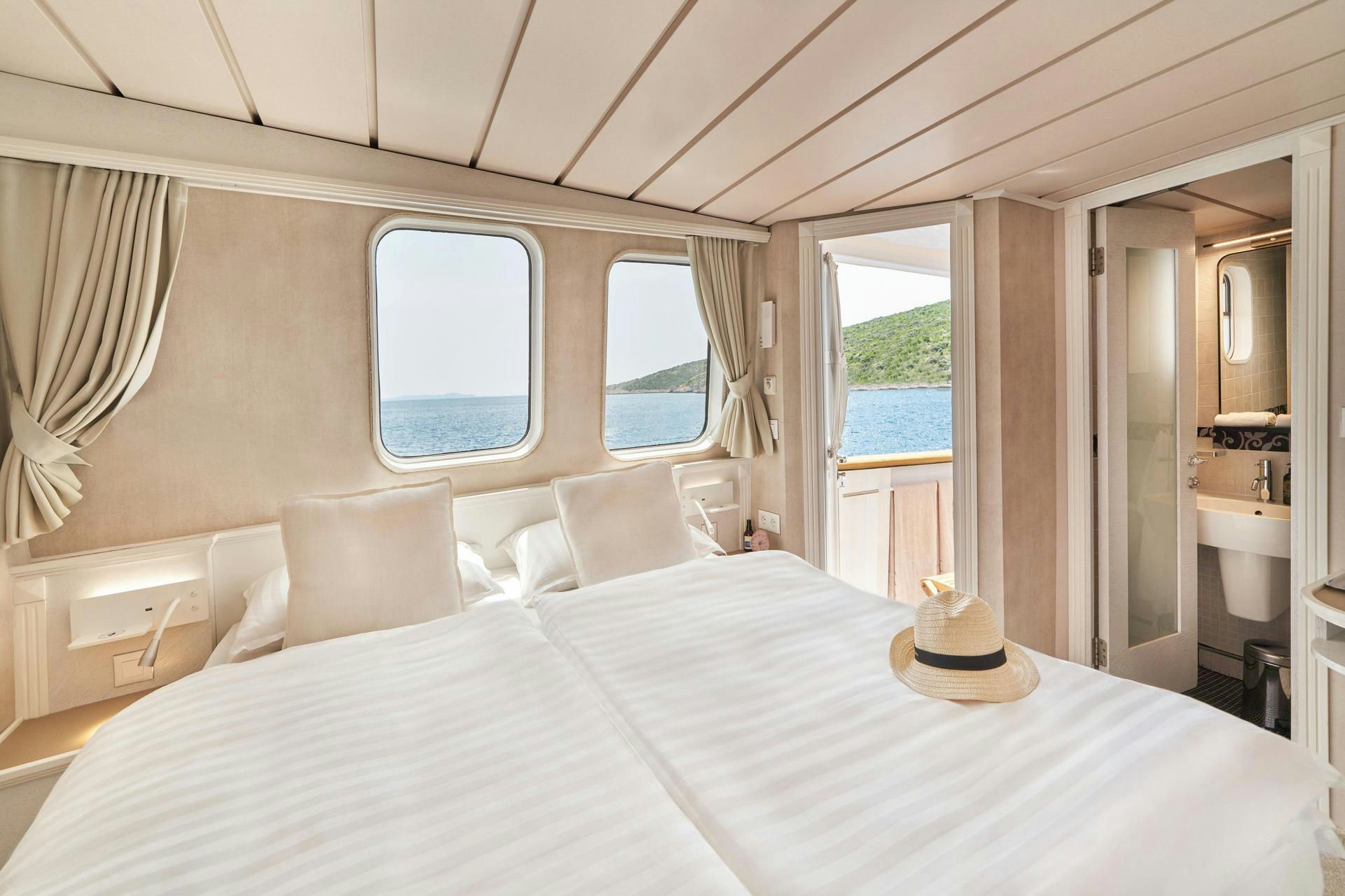 Interior La Perla image 26