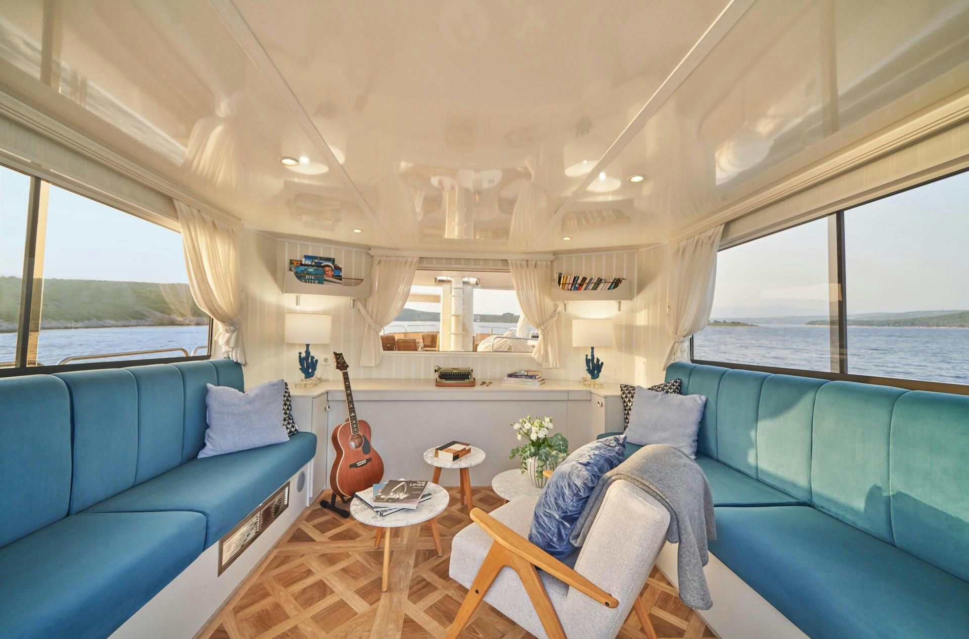 Interior La Perla image 19