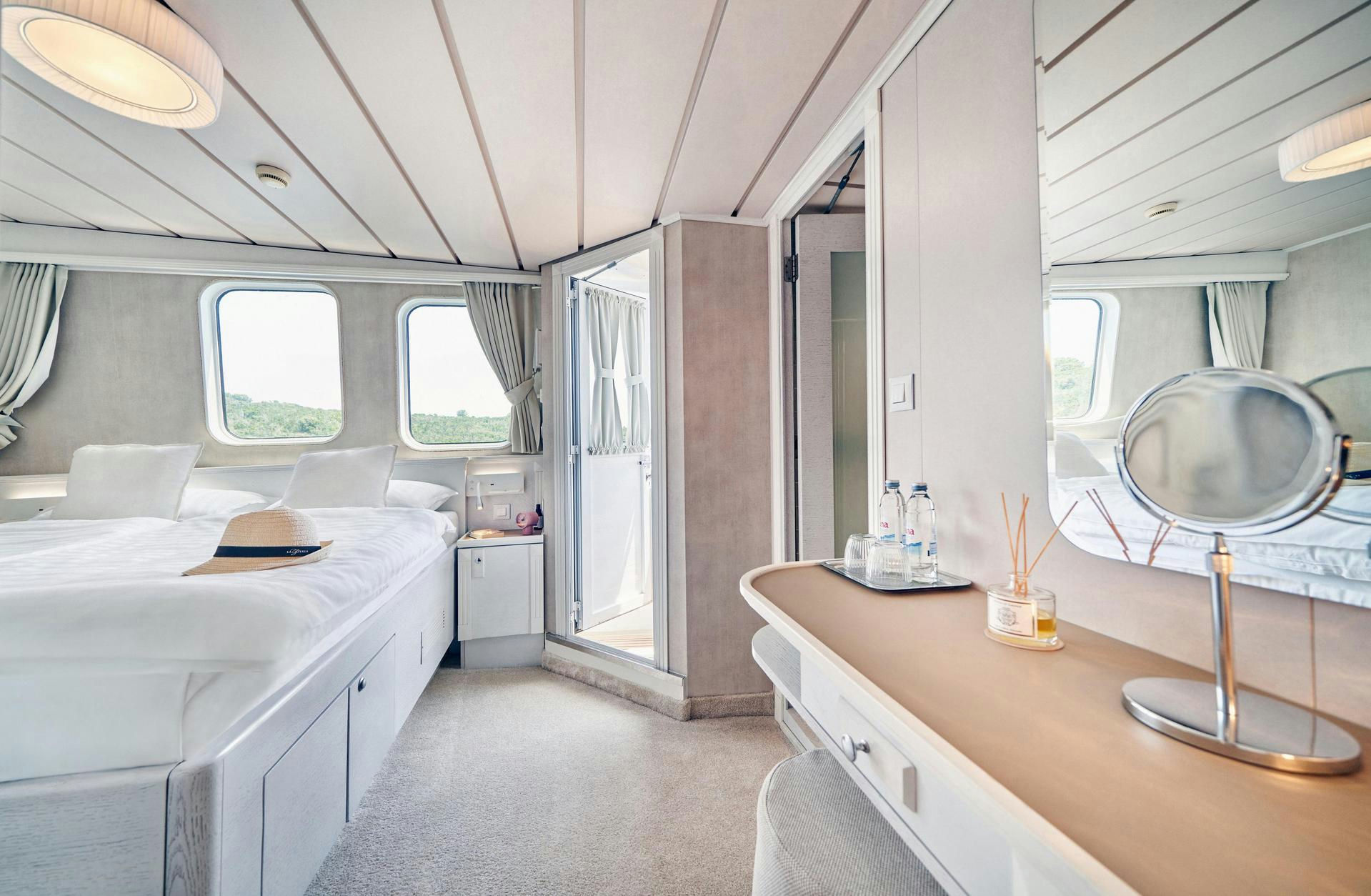 Interior La Perla image 22