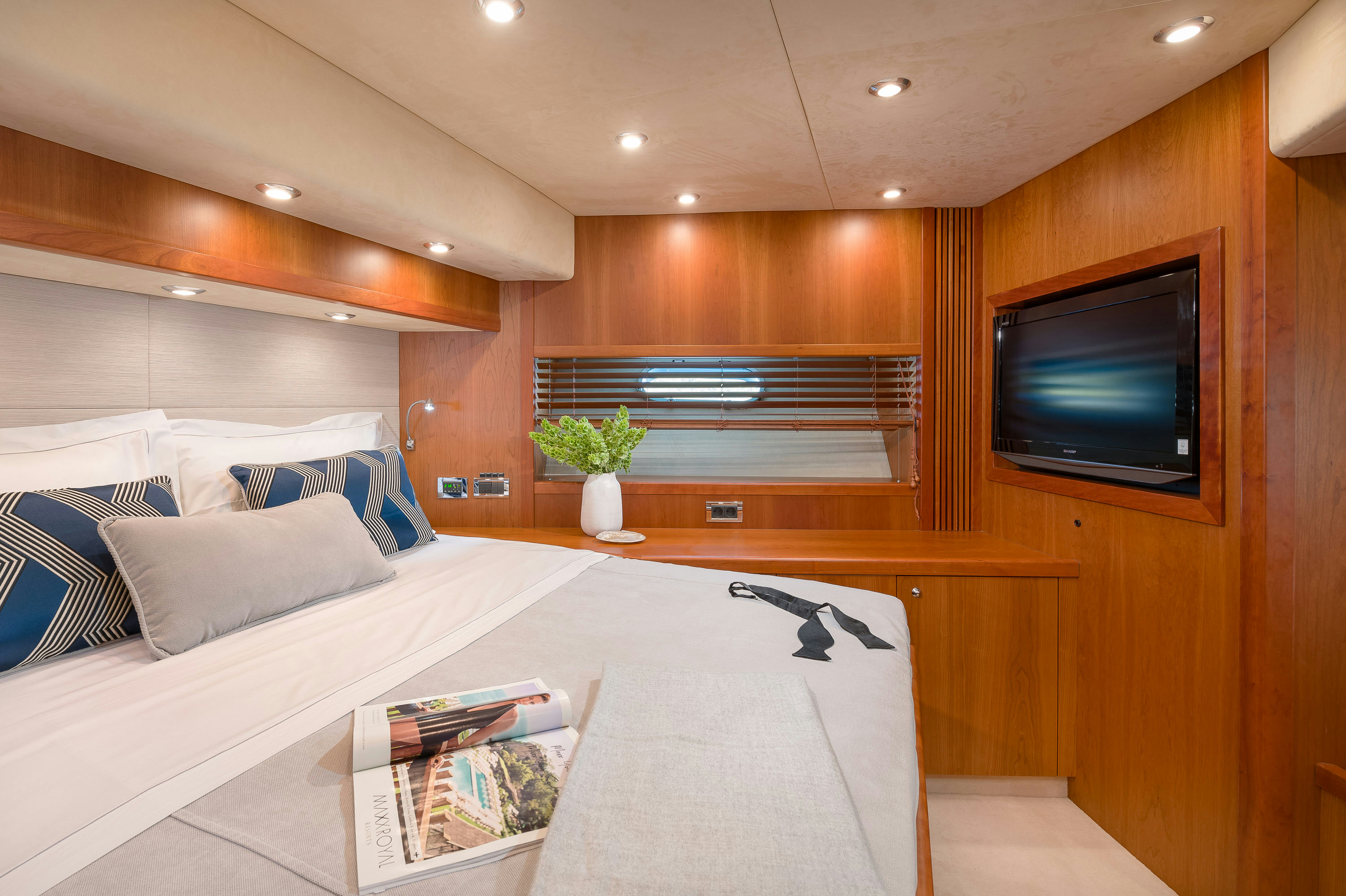 Interior PREDATOR 108 image 31